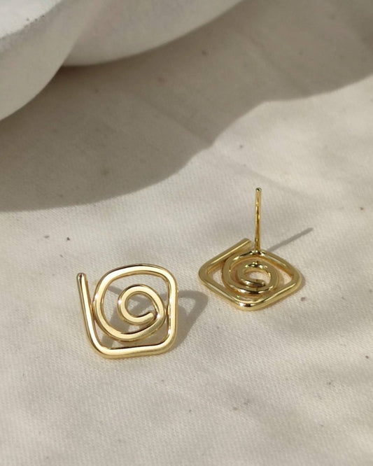 artisan gold diamond swirl stud earrings handmade in nz